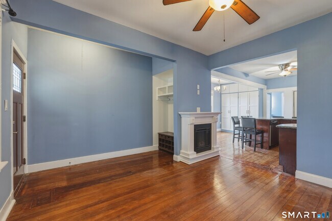 Building Photo - 44-46-46 Perry Hill Rd