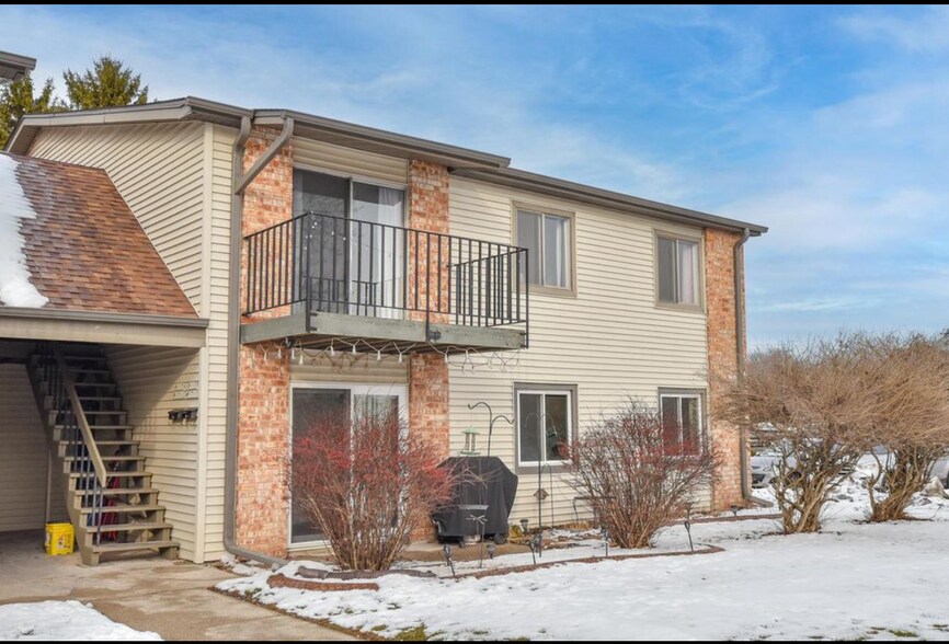 Building Photo - N115W17113 Armada Dr