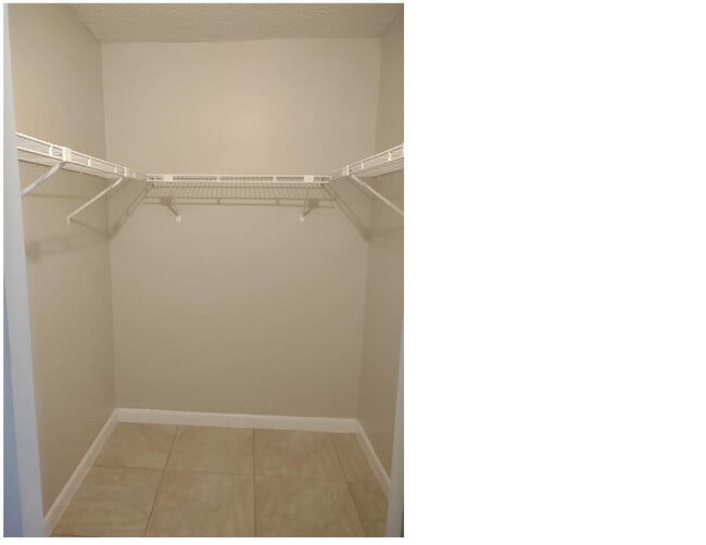 Building Photo - 2025 Lavers Cir