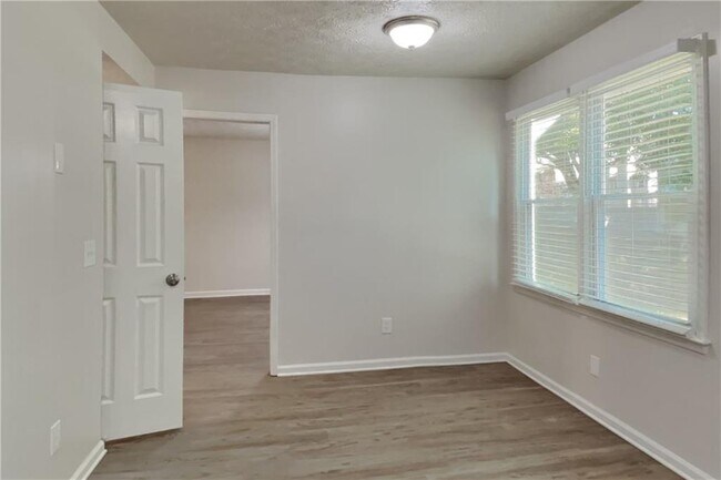Building Photo - 1800 Baynard Ct NW