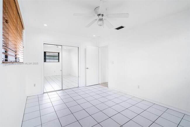 Building Photo - 20525 Highland Lakes Blvd