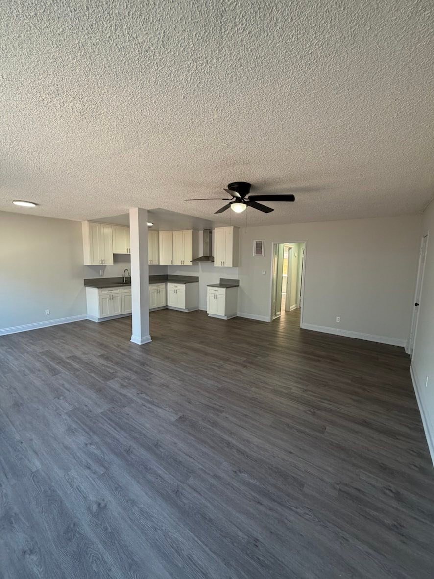 Building Photo - 2919 Carmona Ave