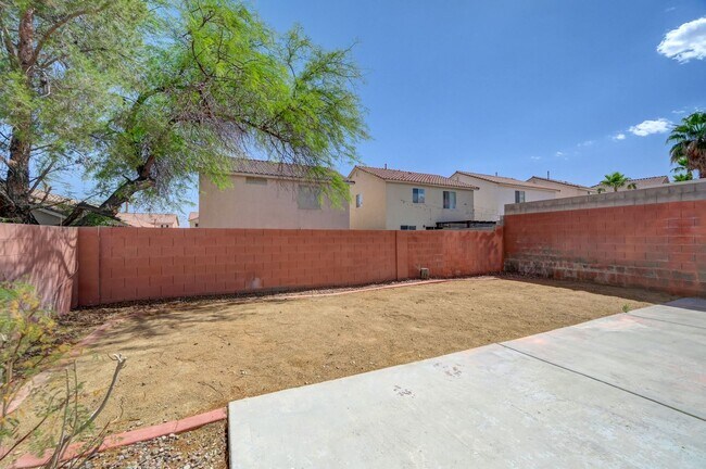 Building Photo - 8621 W Grand Pine Ave