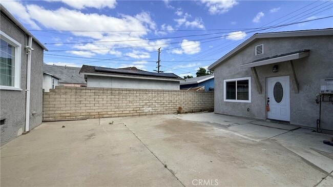 Building Photo - 656 E I St