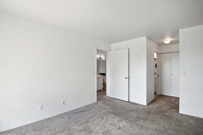 Building Photo - Lihue 2-Bedroom Condo for Rent