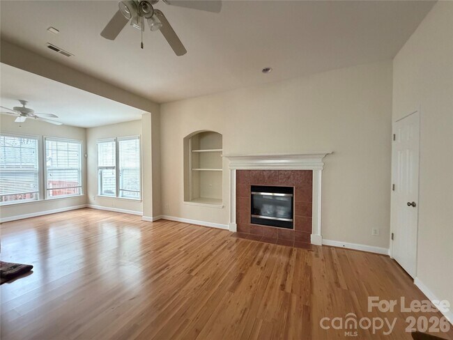 Building Photo - 9315 Rosalyn Glen Rd