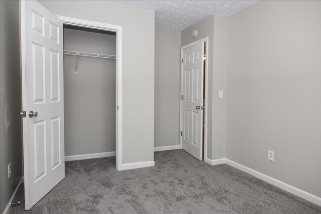 Building Photo - $400 Move In Special: Newly Renovated 3/2 Townhome in Quiet Decatur Neighborhood!