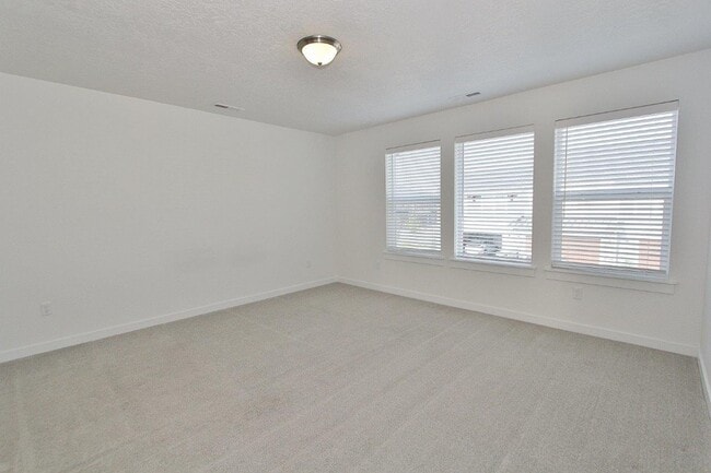 Building Photo - Modern townhouse in a Cozy Community. 50% ...
