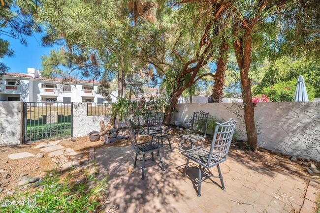 Building Photo - 7368 E Pleasant Run