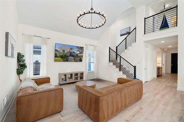 Building Photo - 8109 Mdw Vly Dr