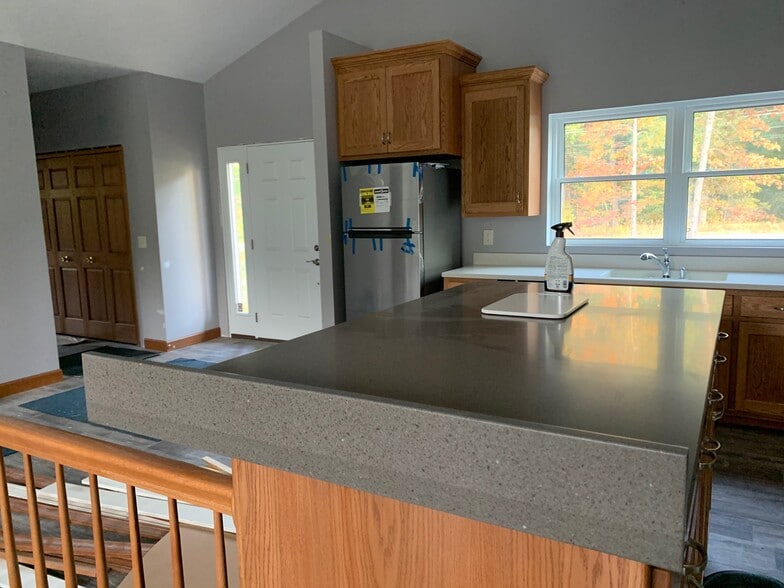 Kitchen_Island - 501 E Winona Beach Dr