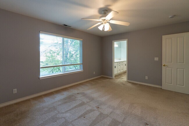Building Photo - 16130 SW Loon Dr