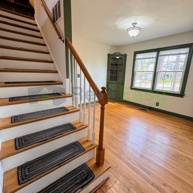 Building Photo - 8533 Circle Dr