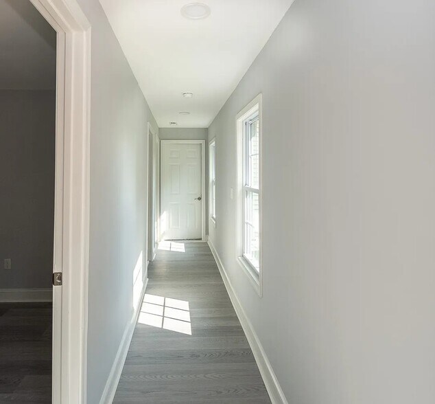 Building Photo - 10539 Greenwood Rd