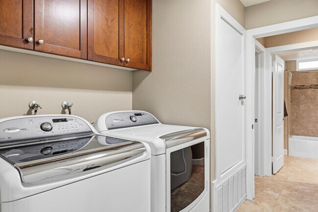 Building Photo - 223 Desert Falls Dr E