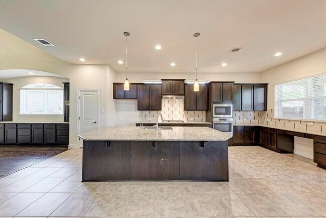 Building Photo - 321 Navigator Dr