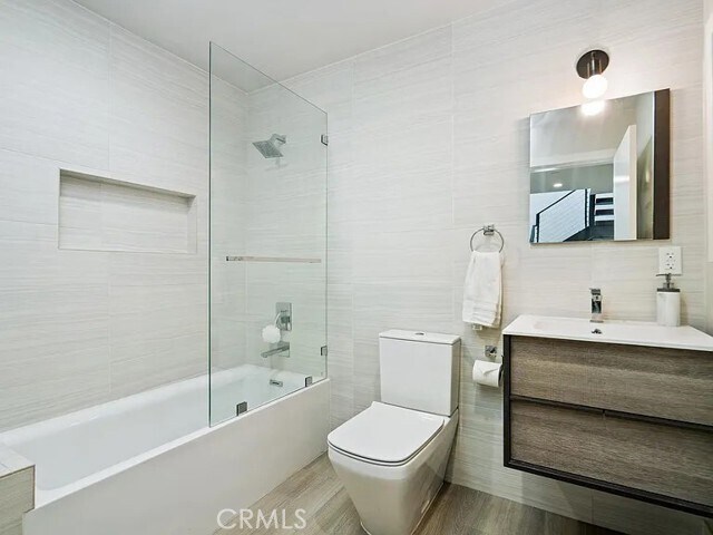 Building Photo - 811 N Detroit St