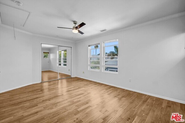 Building Photo - 1328 10th St