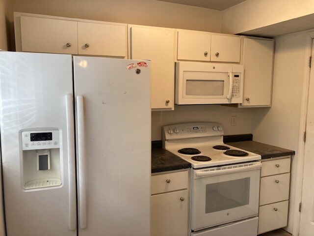 Building Photo - 406 Yund St