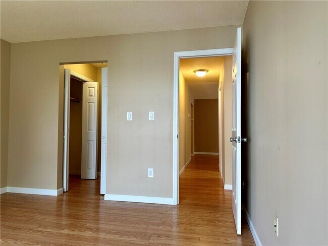 Building Photo - 112 Cartwheel Ct