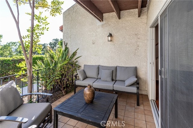 Building Photo - 7727 Vía Capri