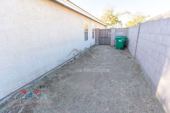 Building Photo - 2701 W Jasper Ave