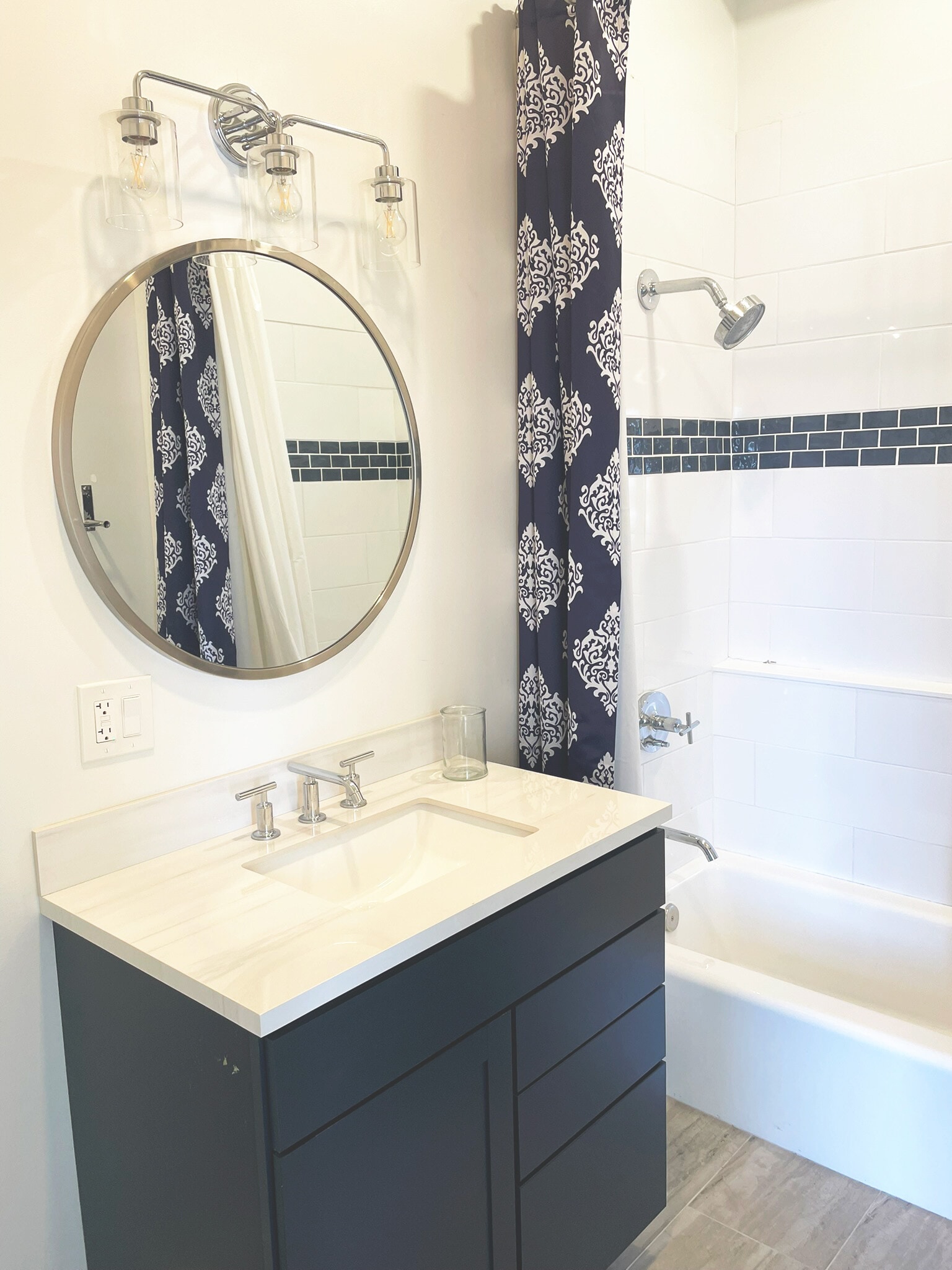 Full Bath 2 - 117 W Water St