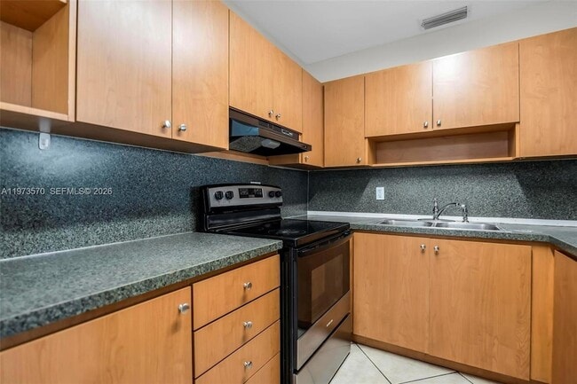 Building Photo - 1130 N 70th Ave