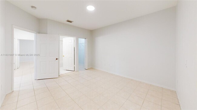 Building Photo - 5660 NW 115th Ct