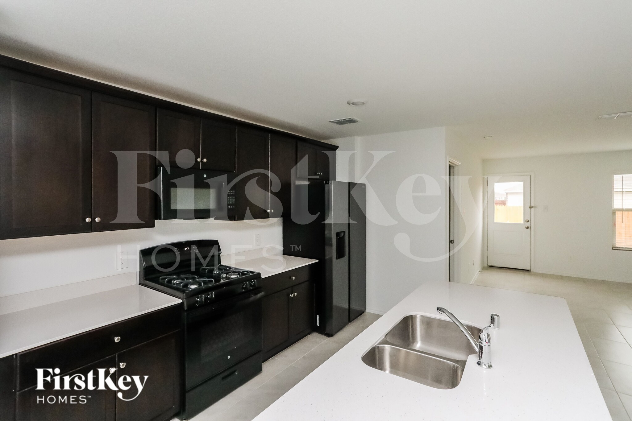 Building Photo - 1141 Crestview Dr