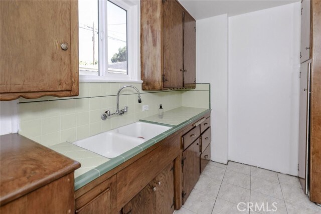 Building Photo - 1217 N Kingsley Dr