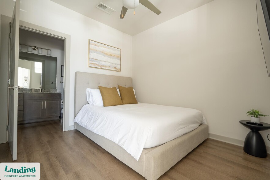 Building Photo - 340 W 25th St