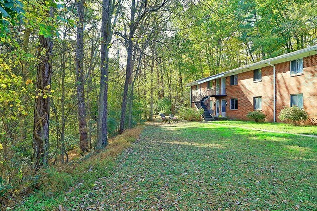 Building Photo - Chapel Hill/2BR Brookside Condo