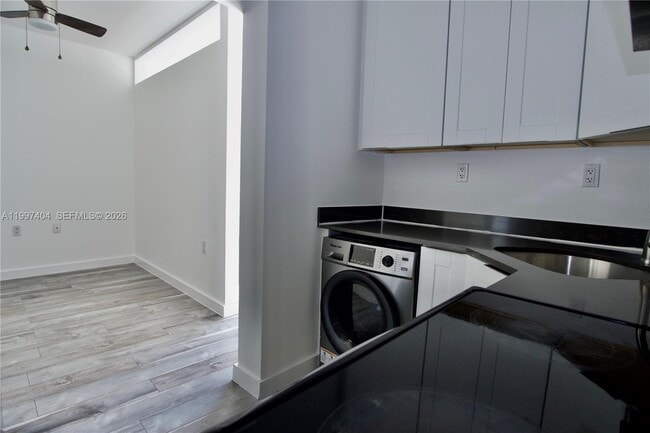 Building Photo - 1036 SW 5th St