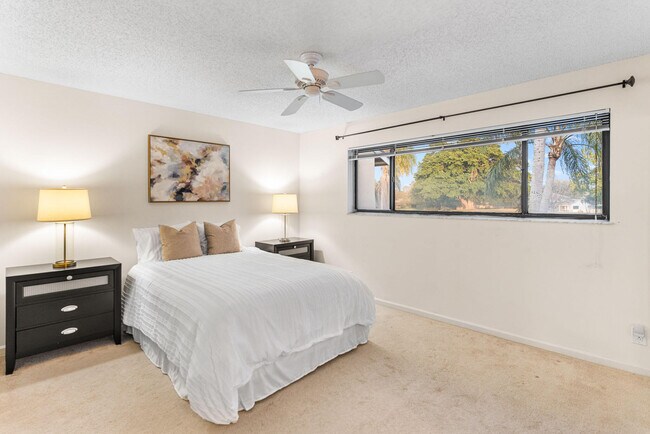 Building Photo - 229 Old Meadow Way