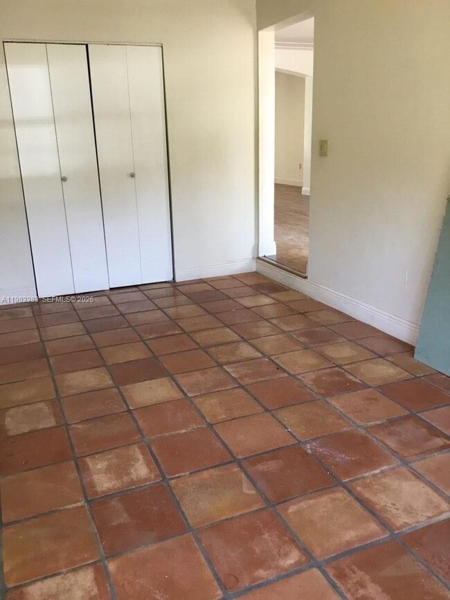 Building Photo - 8927 Hawthorne Ave