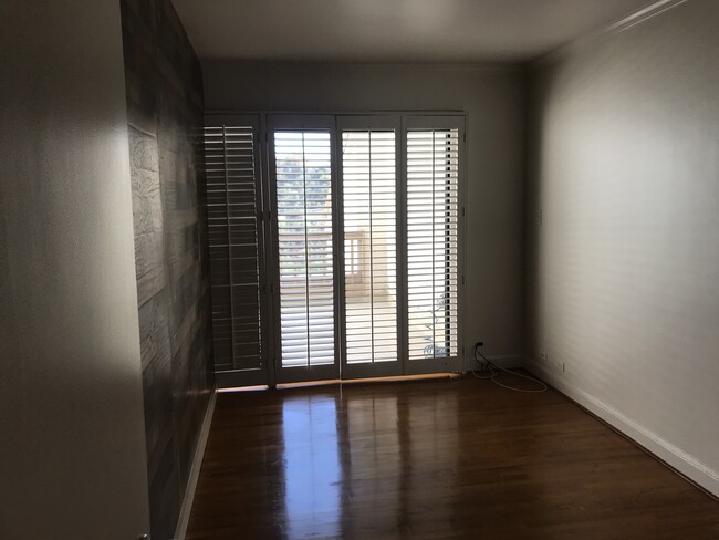 Home Office - 23926 De Ville Way