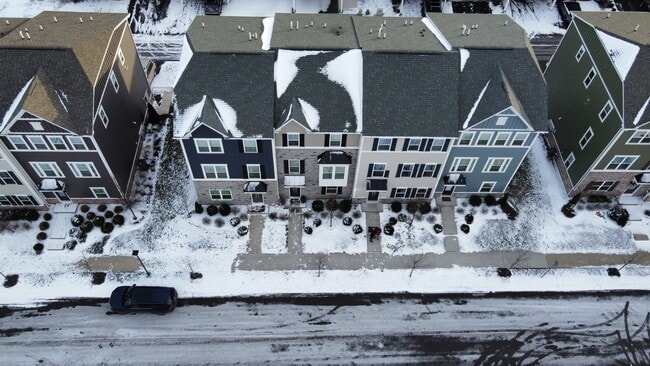 Building Photo - 3010 Mahican Cir