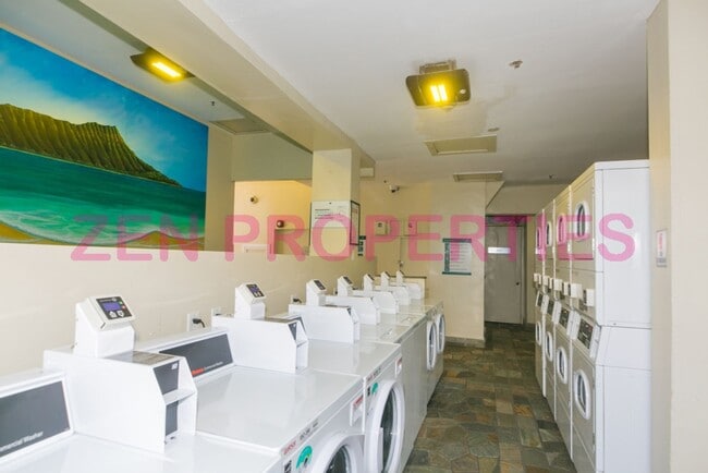 Building Photo - furnished 1 bedroom, 1 bath unit at Island Colony for rent.
