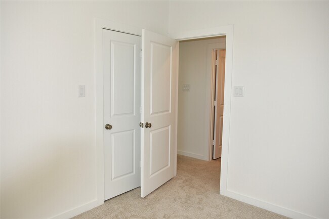 Building Photo - 21911 Tawny Butterfly Dr