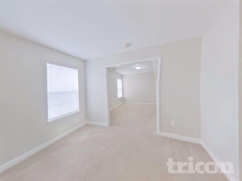 Building Photo - 506 Glencroft Dr