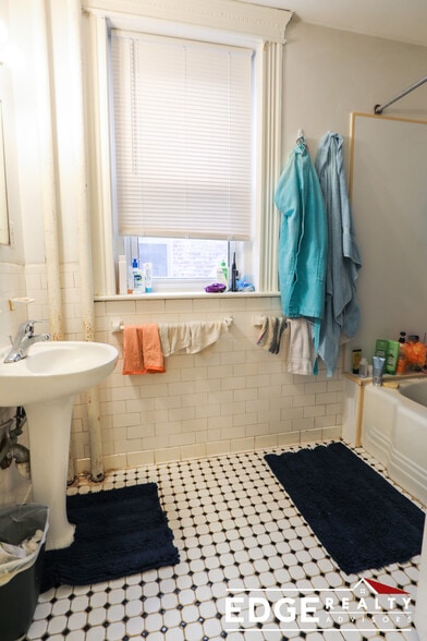 Building Photo - 16 Fuller St