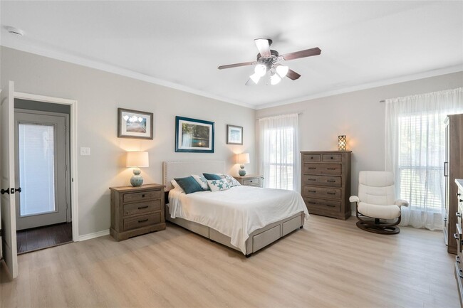 Building Photo - Resort-Style Living in the Heart of Dalton Ranch