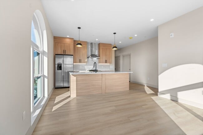 Building Photo - 453 Franklin St