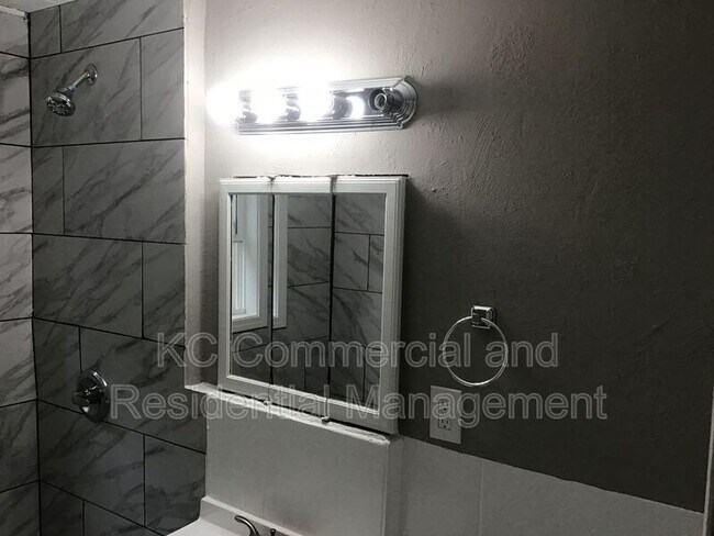 Building Photo - 107 Clinton Pl