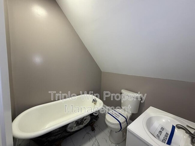 Building Photo - 307 State Hwy 47