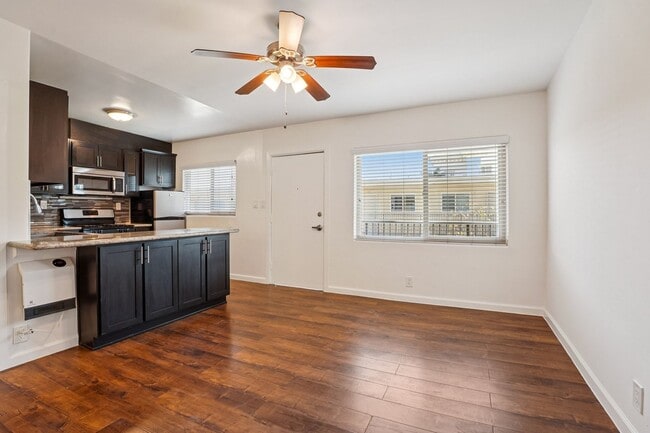 Interior Photo - 3528 W Adams Blvd