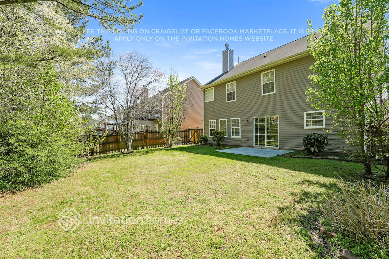 Building Photo - 1026 Hawthorn Ln