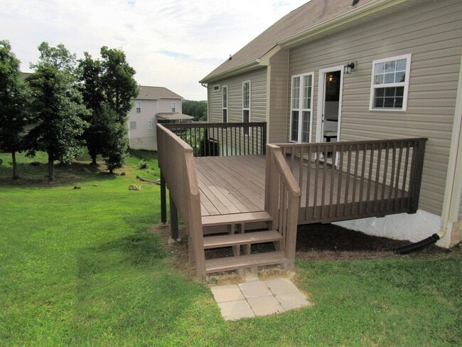 Building Photo - 520 Hatch Trail
