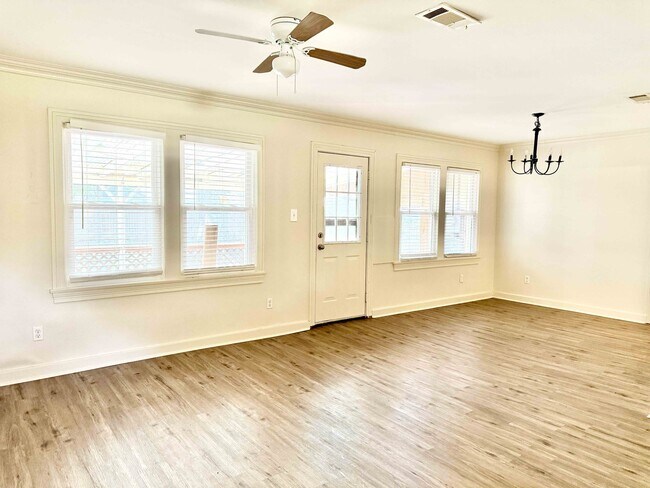 Building Photo - 512 Broadmoor Ave